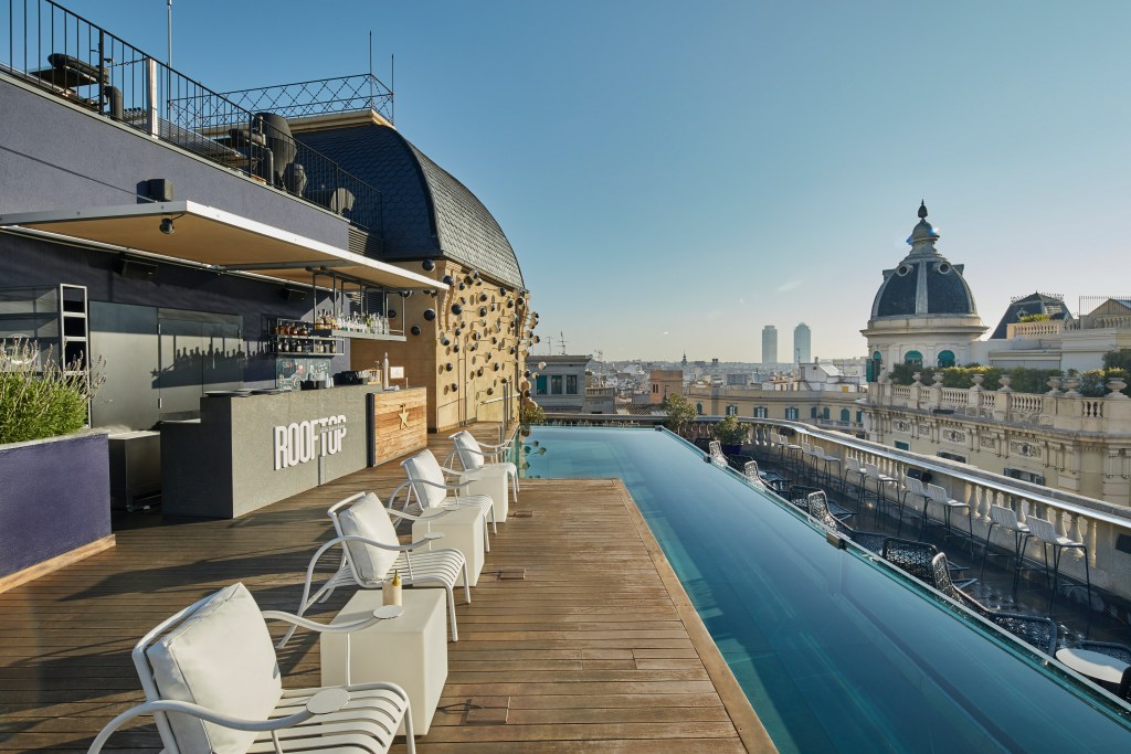 Roof top hotel Ohla Barcelona