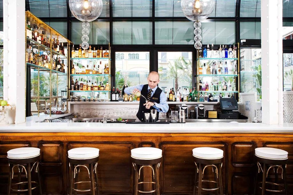 COTTON HOUSE HOTEL BAR