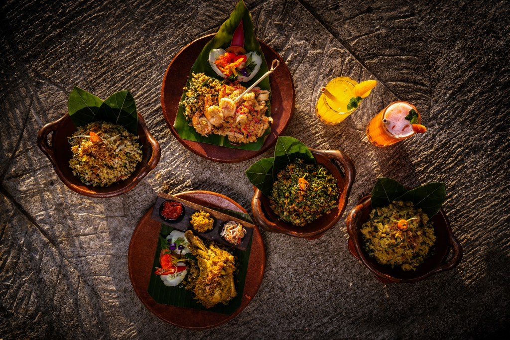Cuisine traditionnelle balinaise aux épices et herbes fraîches au Warung Bongkot Munduk