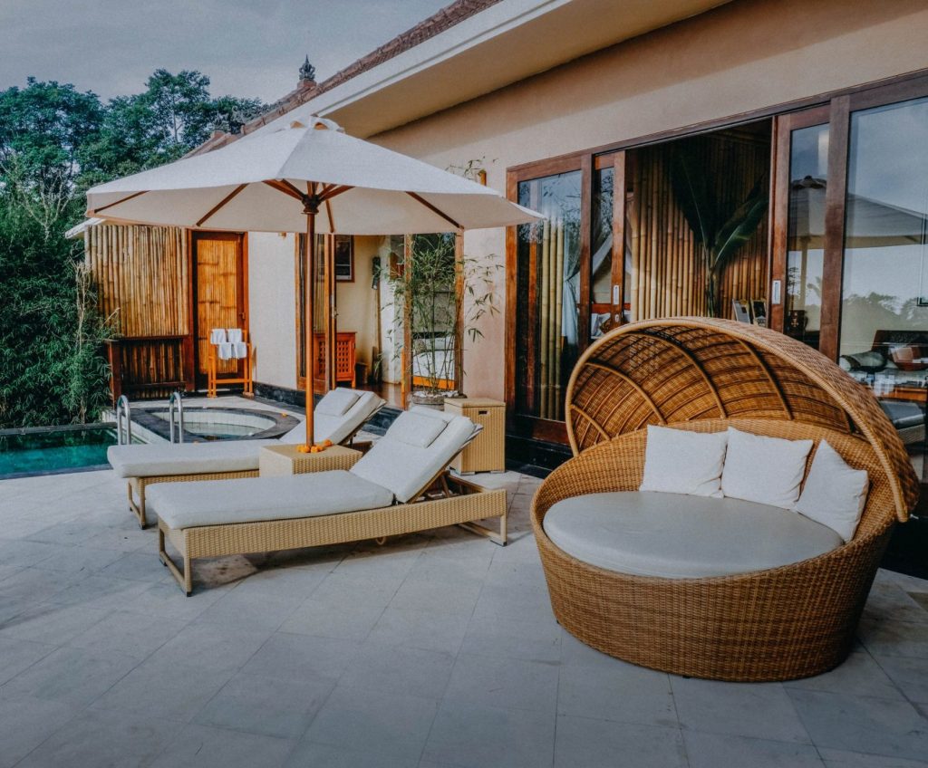 Terrasse de villa avec vue sur la nature au Munduk Moding Plantation Resort Bali